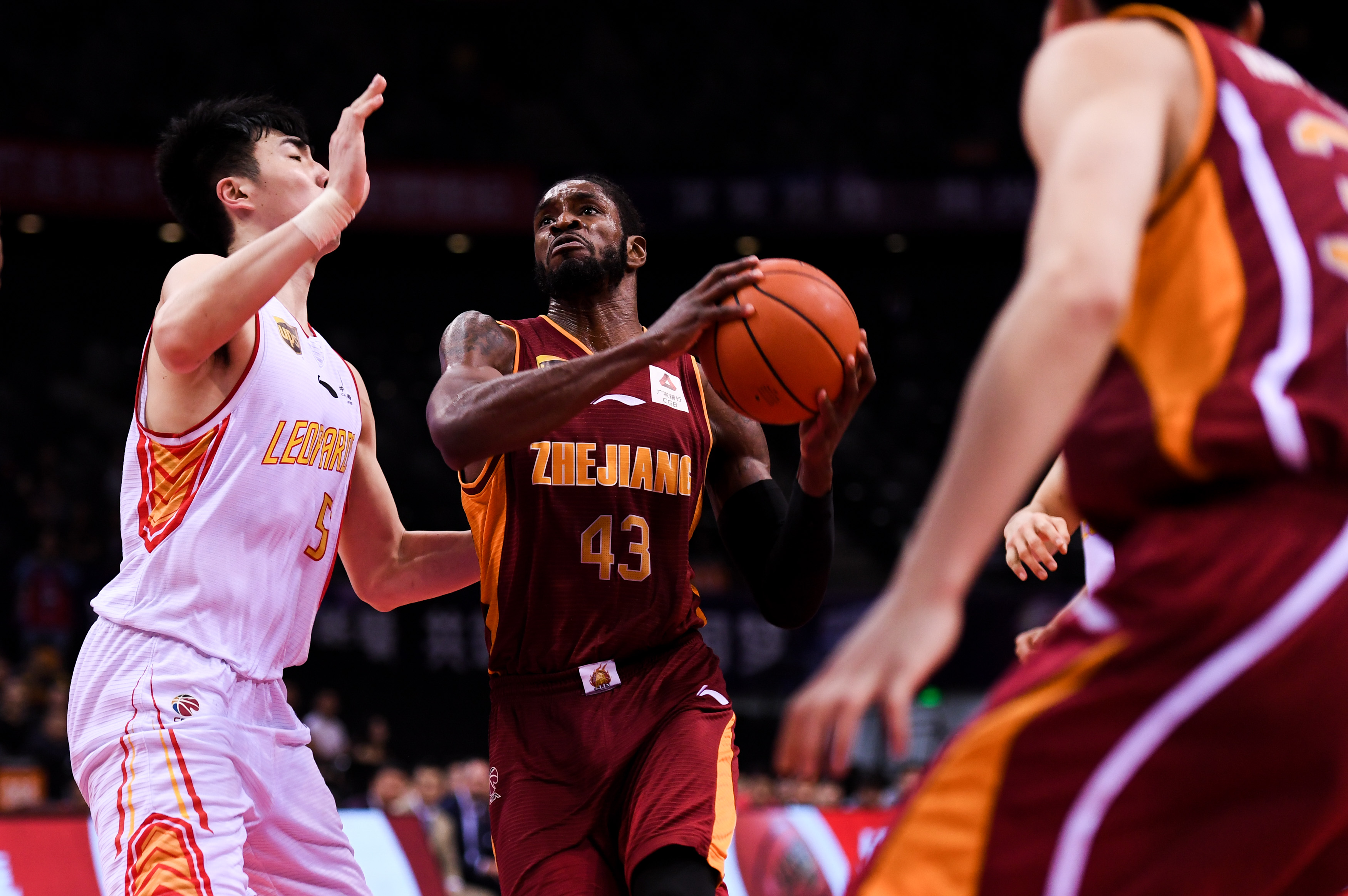 欧联加时末段走向成谜，浙江稠州队长鼓劲，更衣室稳定，赛程密集仍需轮换的简单介绍