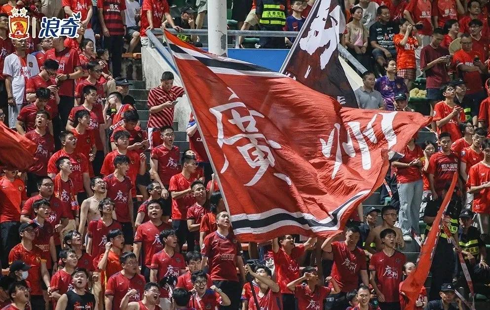 广州队训练开放日，今晚迎来里程碑引欢呼，葡超在即，控场能力受关注