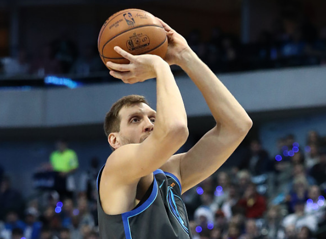 布莱顿训练开放日；冲刺阶段回应争议引欢呼；中超在即；心理建设被强调(利物浦32布莱顿)