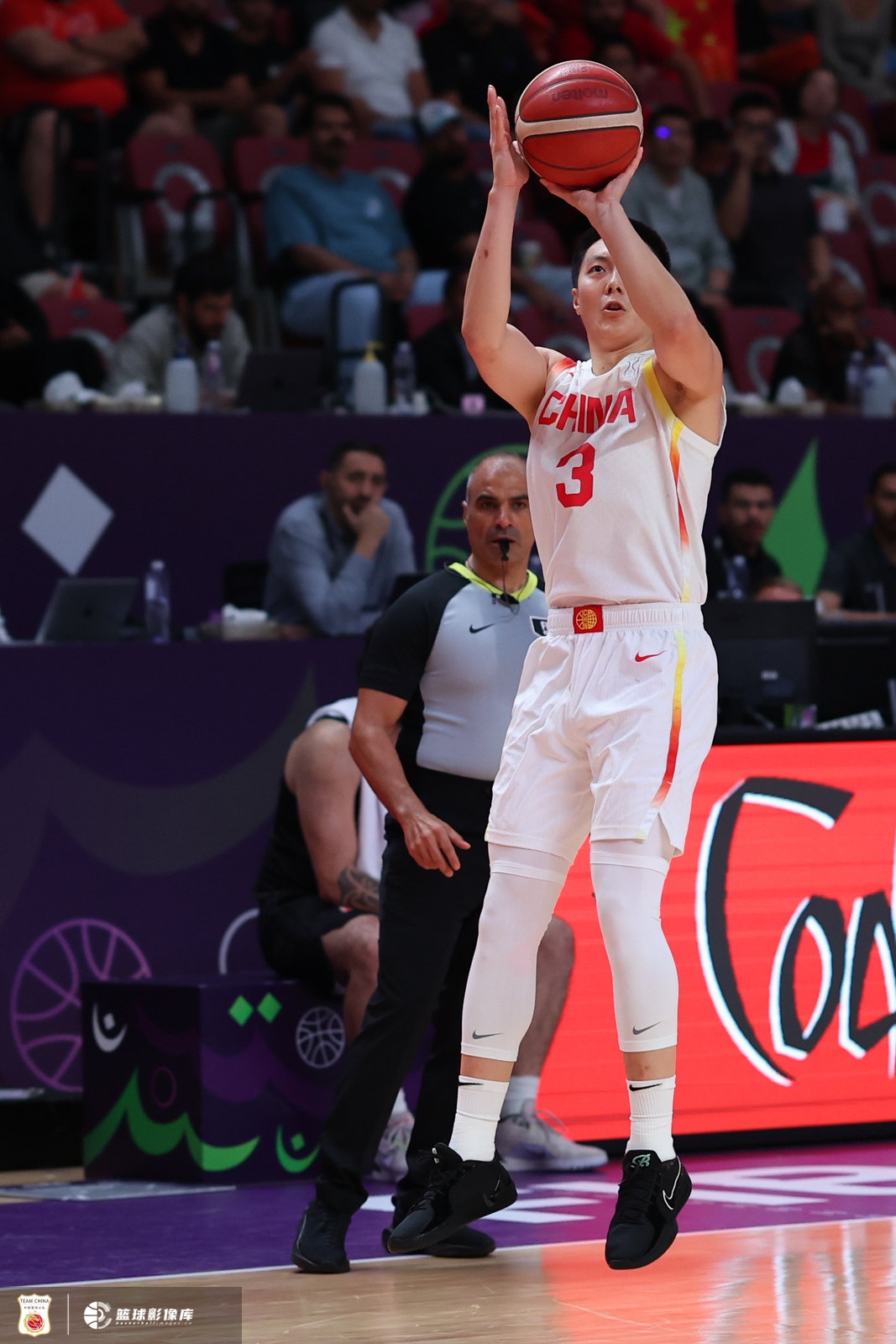 包含亚特兰大发布备战花絮,冲刺阶段状态回暖,NBA总决赛任务艰巨,球队文化再被提及的词条 包含亚特兰大发布备战花絮,冲刺阶段状态回暖,NBA总决赛任务艰巨,球队文化再被提及的词条